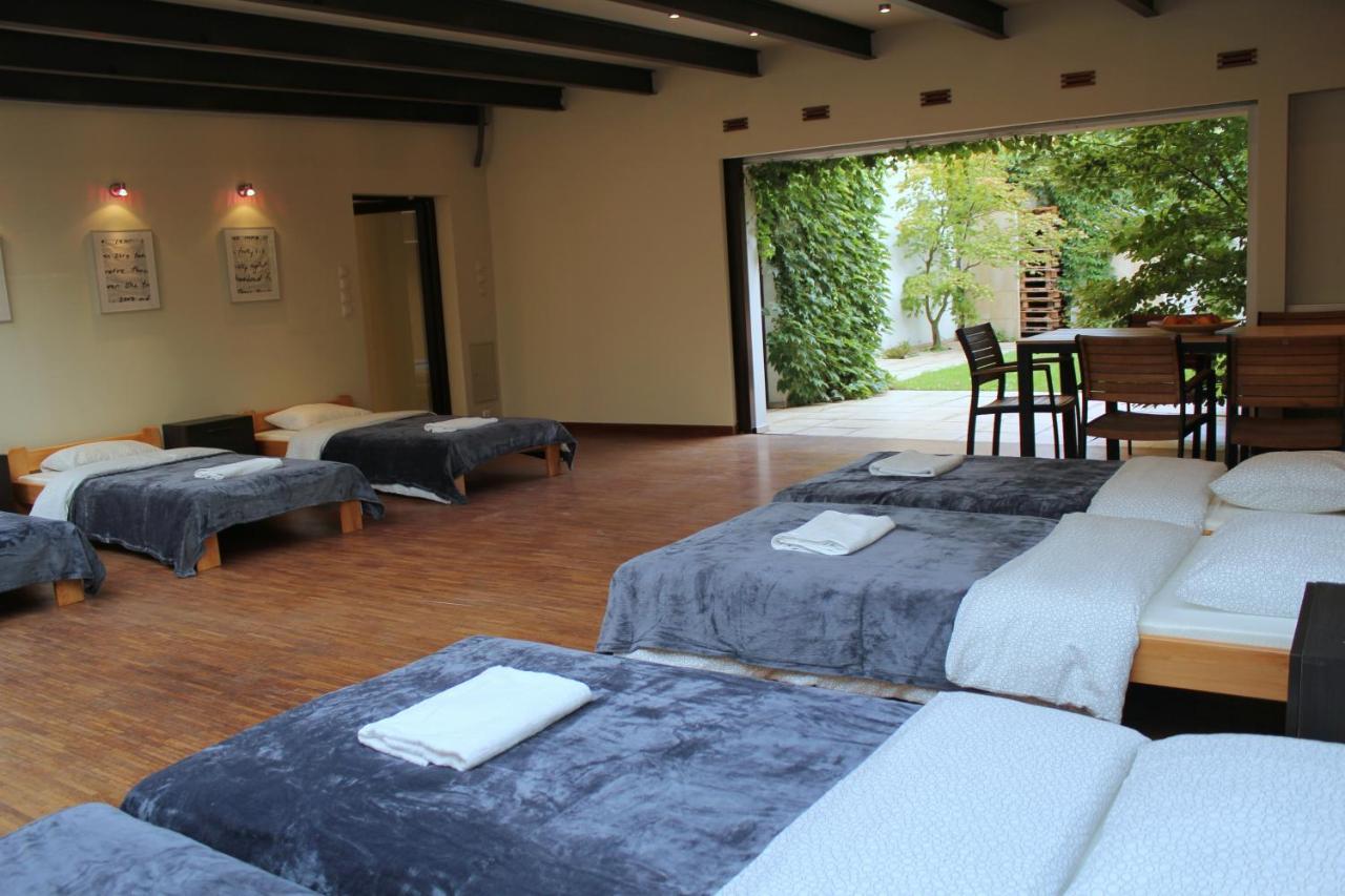 Apartment With Garden In City Center Cracovie Extérieur photo