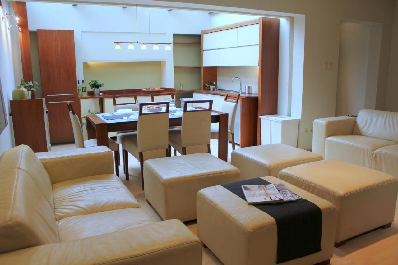 Apartment With Garden In City Center Cracovie Extérieur photo