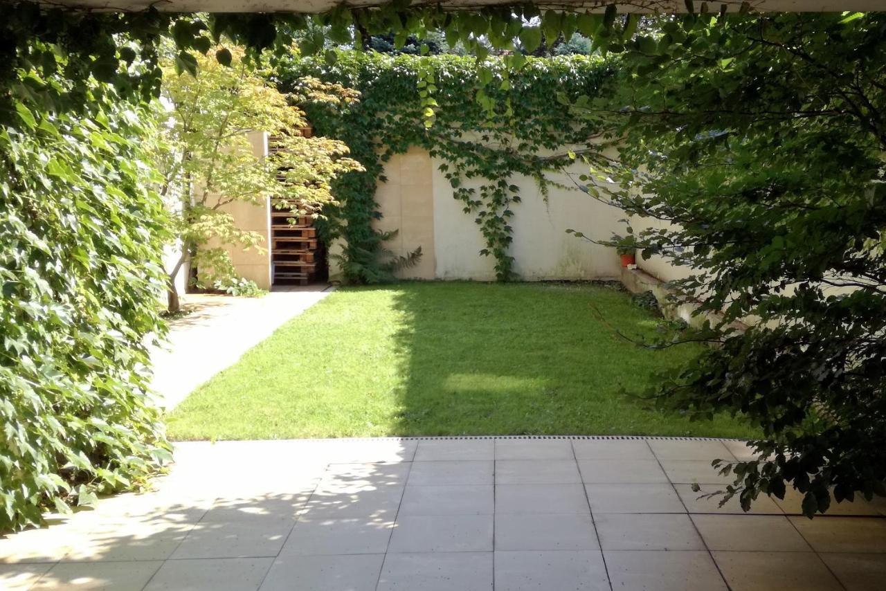Apartment With Garden In City Center Cracovie Extérieur photo